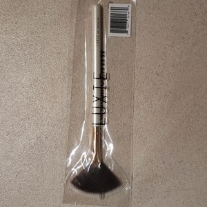 Luxie Medium Fan Brush